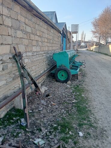 Tek tekde satılır isdeyen elaqe saxlasin tecili hec bir piroblemleri