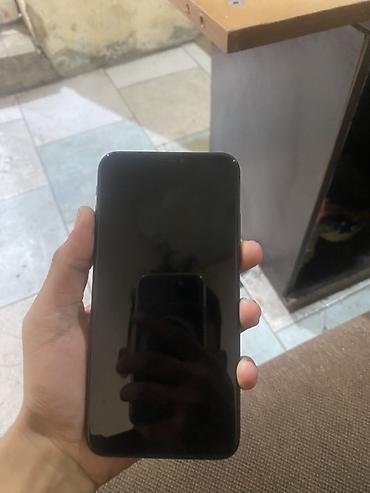 xş: IPhone Xs Max, Qara, Face ID — 2