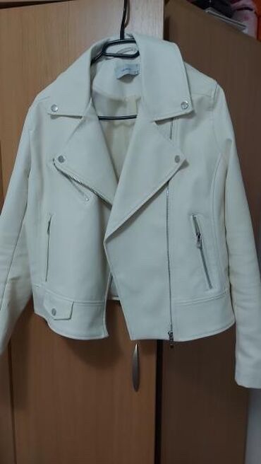 Ostale jakne, kaputi, prsluci: Reserved bela kozna jakna. 46 vel Reserved svetlo zelena. 44 vel