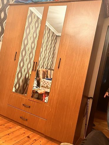 Dörd qapılı geyim dolabı - Material: taxta əsaslı laminat səth, isti