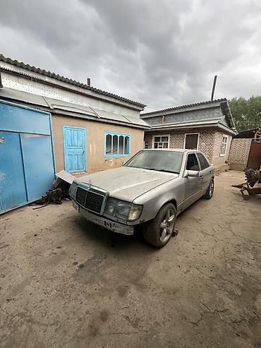 молдинг 124: Mercedes-Benz W124: 1990 г., 2.6 л, Автомат, Седан — 1