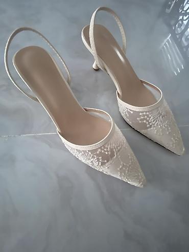 kablok modelleri: Zərif qadın ayaqqabısı – krem rəngli, açıq dabanlı (slingback) model - — 1