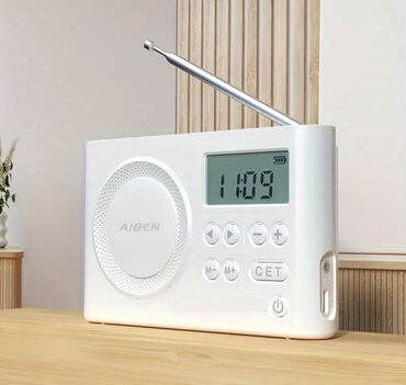 Radio: AIBEN markalı ağ rəngdə radio. Genişlənən antenası var. Üzərində vaxtı