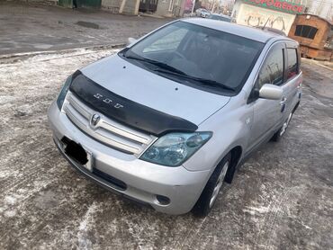 тайта ист: Toyota ist: 2003 г., 1.3 л, Автомат, Бензин, Хэтчбэк