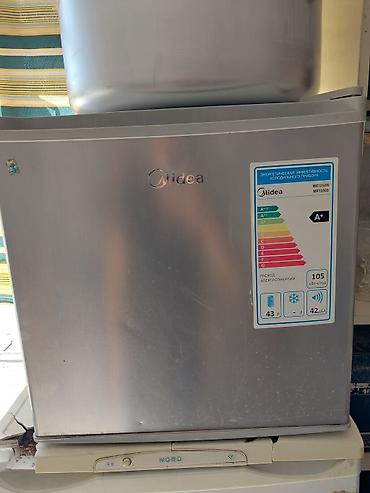 işlənmiş xolodelnik: Midea mini soyuducu – model MR1050W/MR1050S - Həcm: 43 litr (kompakt — 1