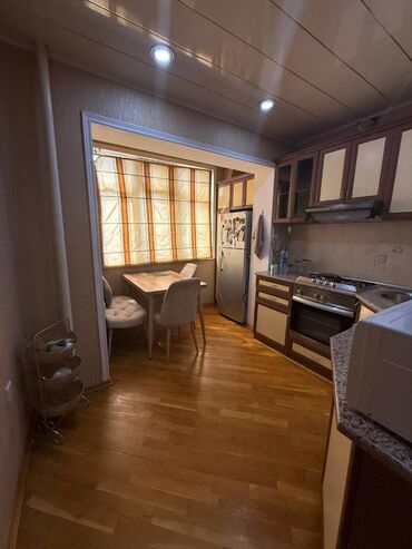 Köhnə tikili: Bakı, 2 otaqlı, Köhnə tikili, m. Azadlıq Prospekti, 65 kv. m -da lalafo.az — 3 Köhnə tikili: Bakı, 2 otaqlı, Köhnə tikili, m. Azadlıq Prospekti, 65 kv. m — 3