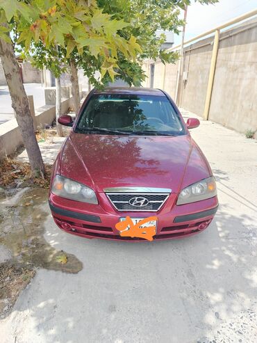 Hyundai Elantra: 1.6 l | 2005 il Sedan