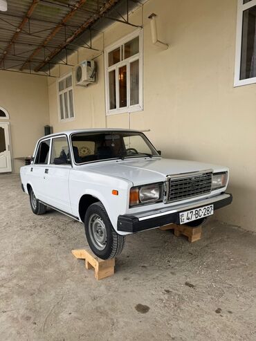 VAZ (LADA): VAZ 2107 sedan – klassik dizayn və sadə mexanika sevənlər üçün — 1