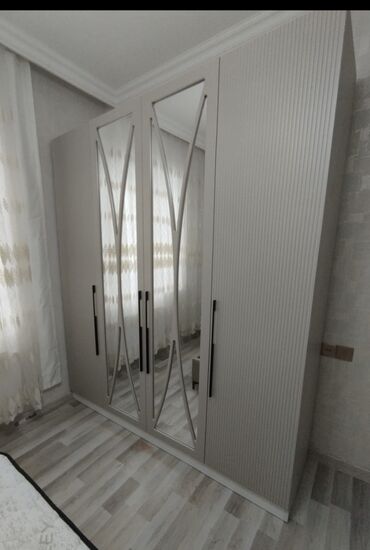 Mətbəx mebeli: Ağ rəngdə olan mətbəx mebeli dəsti. Qaz plitəsi və aspirator üçün — 18