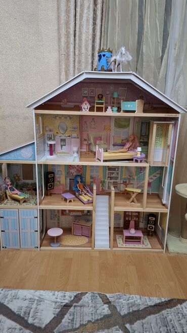 Barby evi taxtadan