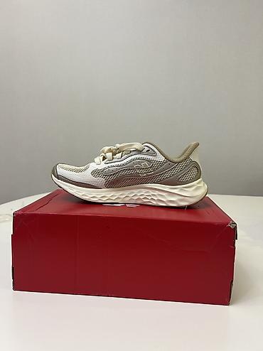 Qadın ayaqqabıları: New Balance, Ölçü: 39, rəng - Ağ, Yeni — 10