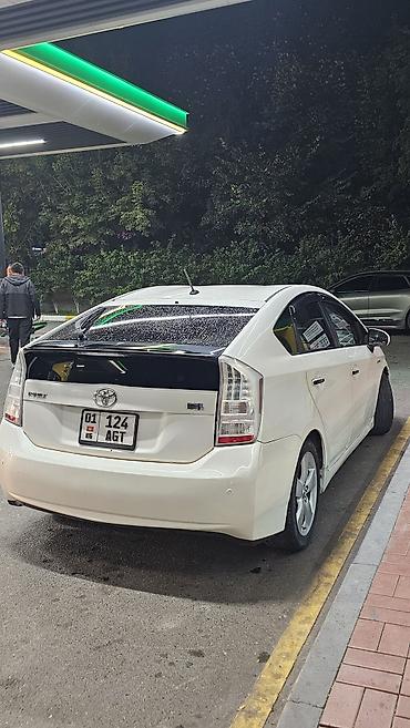 Toyota: Toyota Prius: 2011 г., 1.8 л, Вариатор, Гибрид, Хэтчбэк — 4