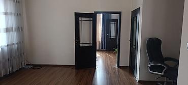 Продажа коттеджей и домов: Продается 2-этажный дом в центральной части г. Бишкек, пер — 11