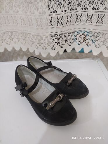 туфли женские бишкек: Туфли 32 размера в отличном состоянии со ступинатором и кожанной