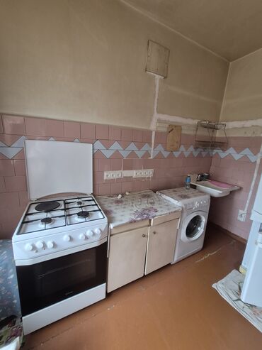 снять квартиру в частном секторе: 3 комнаты, 70 м², Индивидуалка, 1 этаж, Старый ремонт