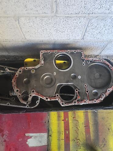 Двигатели, моторы и ГБЦ: Запчасти для дизельного двигателя (набор) Состав: - Две головки блока — 8