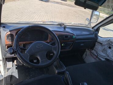 Hyundai: Hyundai Porter: 2002 г., 2.5 л, Механика, Дизель — 10