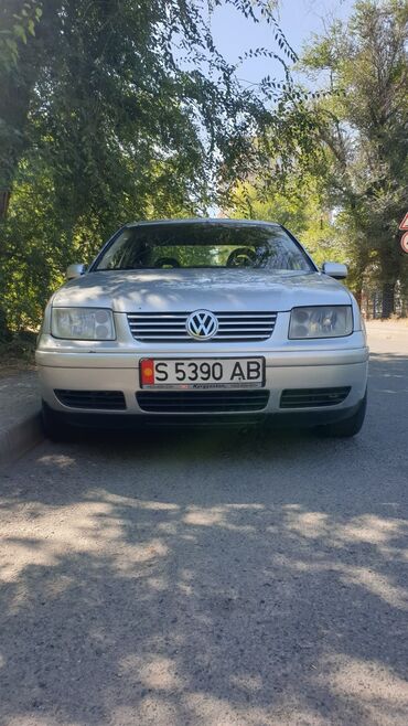 Volkswagen: Volkswagen Bora: 2001 г., 2 л, Механика, Бензин, Седан