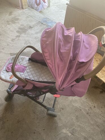 коляска baby: Коляска, цвет - Фиолетовый, Б/у