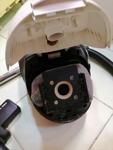 Klasični usisivači: Usisivač GORENJE Odličan na kesu platnenu kao nov je 1400 w vuče kao — 9