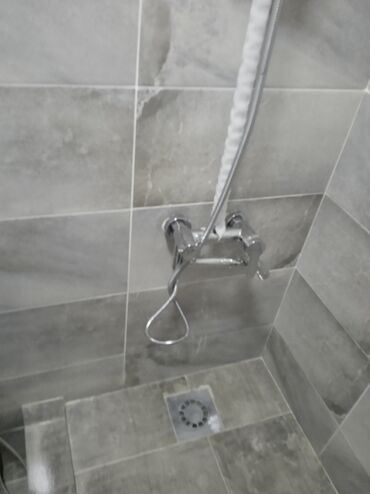 Другие стройуслуги: Услуги по укладке плитки для ванных комнат, кухонь и других помещений — 6