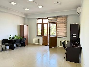 офис сниму: Аренда офисов, 150 м², В бизнес центре, С отдельной кухней, С отдельным сан узлом — 1