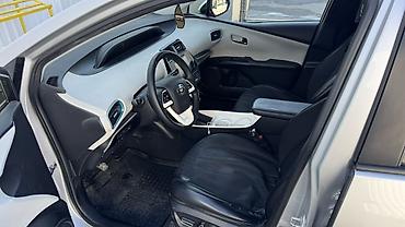 8: Toyota Prius: 2016 г., 1.8 л, Вариатор, Гибрид, Хэтчбэк — 8