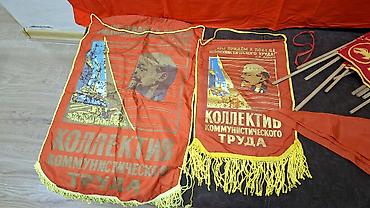 İncəsənət və kolleksiyalar: SSR dövrünə aid orijinal bayraq və simvolika dəsti Tərkib: - Böyük — 2