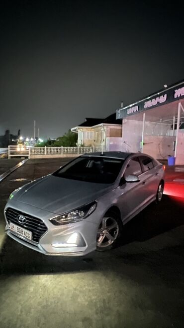 шины на сонату: Hyundai Sonata, серебристый седан (рестайлинг). - Кузов: 4-дверный