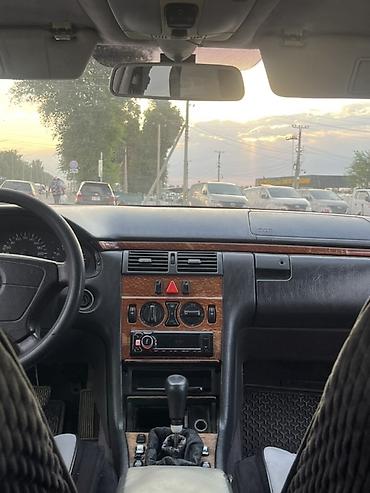 рул мерс 210: Mercedes-Benz E-Class: 1998 г., 2 л, Кол менен иштөөчү, Бензин, Седан — 10