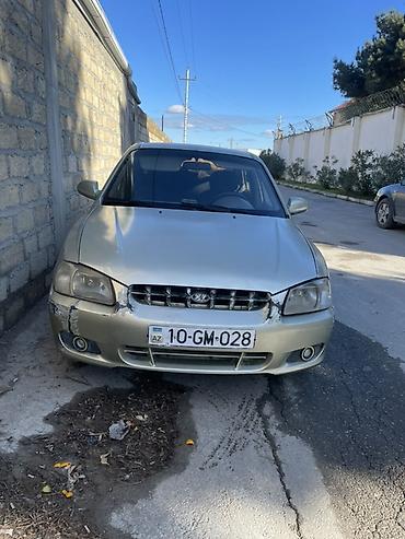 Hyundai: Hyundai Accent: 1.5 l | 2000 il Sedan — 2