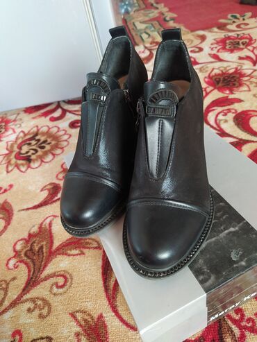 женская кожаная обувь бишкек: Ботинки и ботильоны 36, цвет - Черный