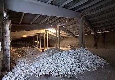 Продажа складов и мастерских: Продам территорию со складскими помещениями, на территории имеются — 13