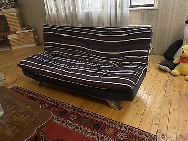 Zolaqlı örtüklü transformasiya olunan divan-kreslo - Müasir, minimal