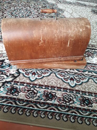 Qədim tikiş maşınları: Yaxşı vəziyyətdədir 19 əsr tikiş maşınıdı az işlenib tikiş maşını — 12