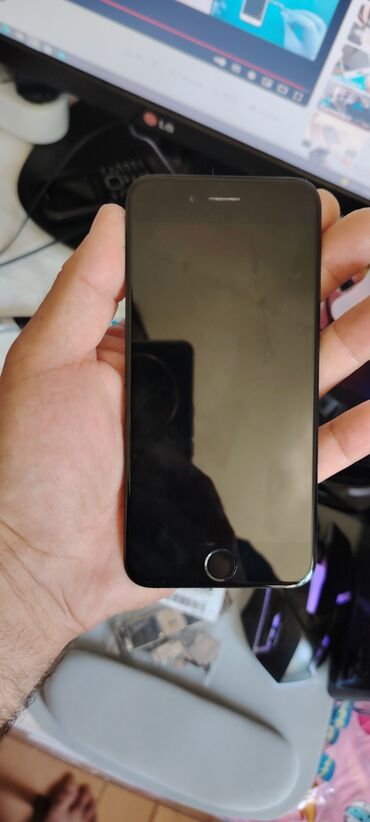 iphone xs black: Satilir iphone 6s ve 6 ehtiyyat hissesi 6s ekranida var superdi qiymet