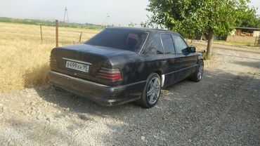марс 124: Продается автомобиль Mercedes-Benz W124 в черном цвете. Автомобиль