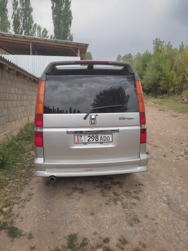 срочно продаю хонда серви: Honda Stepwgn: 2003 г., 2 л, Минивэн