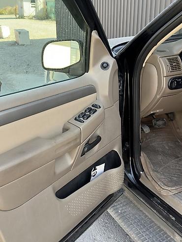 range rover 2011: Ford Explorer: 2004 г., 4 л, Автомат, Бензин, Внедорожник — 6