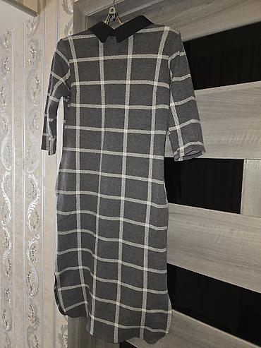 papaq panda: Qadın paltarı – boz rəngdə, iri dama-çıxışlı naxış. - Model: düz — 1