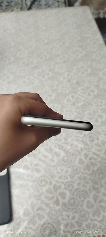 Apple iPhone: IPhone 11, Б/у, 64 ГБ, Белый, 82 % — 7