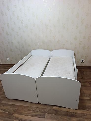 washing: Детская односпальная кровать, Б/у, Для мальчика, С матрасом, С бортиком, МДФ, Самовывоз — 1
