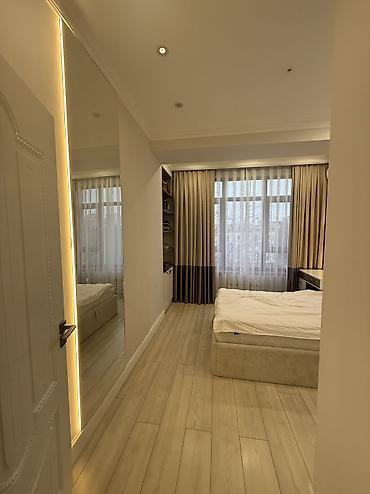 Продажа квартир: 4 комнаты, 150 м², 4 этаж — 18