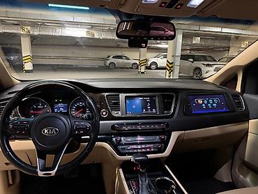 Аренда пассажирского буса: Минивэн Kia (салон-премиум, 7–8 мест) — комфортный — 4