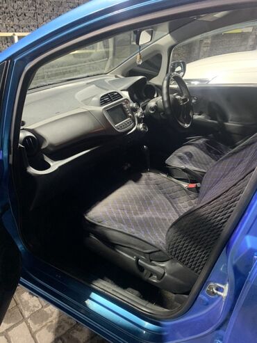 бишкек хонда свик: Honda Fit: 2009 г., 1.3 л, Автомат, Бензин, Хэтчбэк