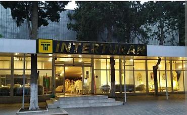 kafe stolari: Neftçilər metrosunun üstündə, magistral yolun kənarında, marşrut — 1
