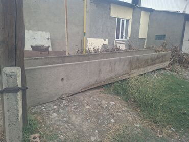 трубы полиэтиленовые для водоснабжения: Бетонный канал, предназначенный для отвода воды или прокладки