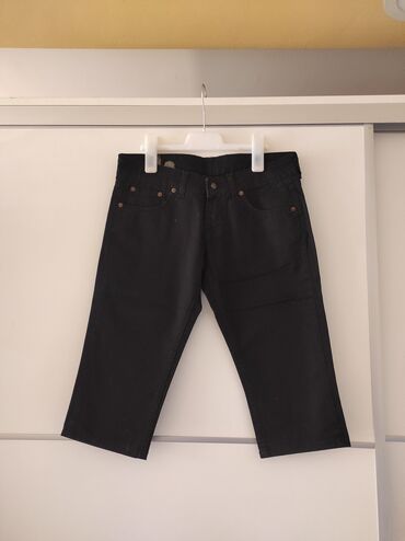 1088 oglasa | lalafo.rs: Crne pantalone 3/4, veličina 29. Iz uvoza kao nove