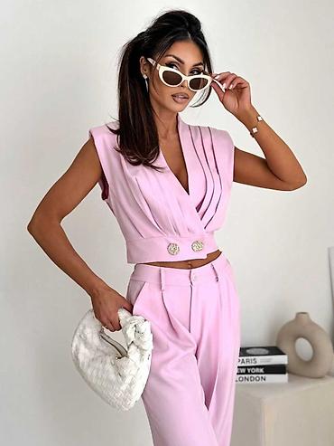 Kompleti: 🔥Ženski elegantni komplet – prsluk crop i široke pantalone
✅3200 din — 3