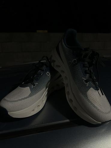 часы недорого: Кроссовки On Running (логотип «ON» на боковой части) - Тип — 5